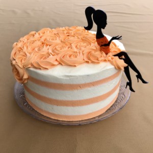 Basiskurs: Eleganter Lady Cake @ Backstudio der Backschwestern